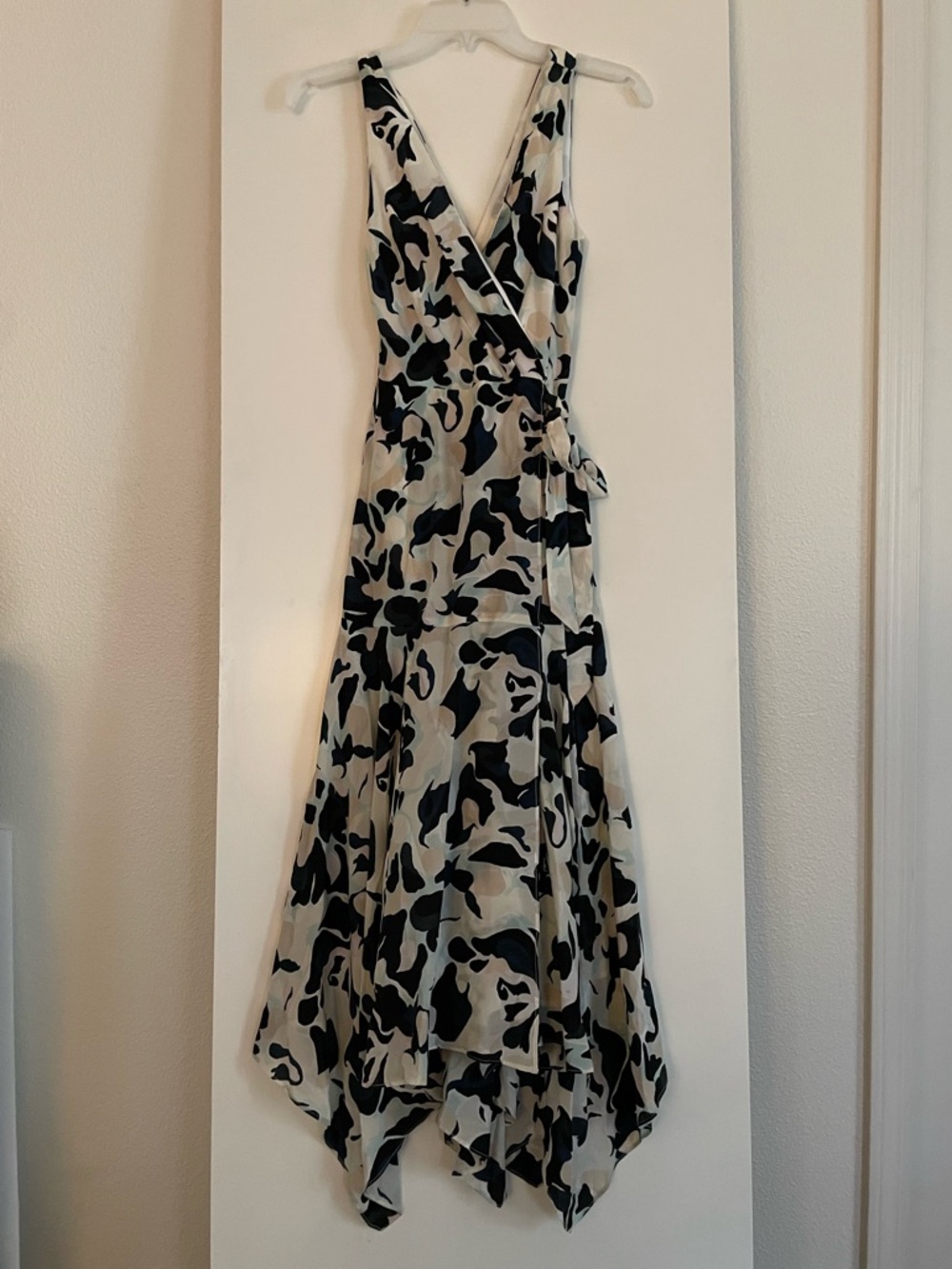 Club Monaco Pure SILK Wrap Midi Dress-Asymmetrical Hem V Neck White-Blue NWT